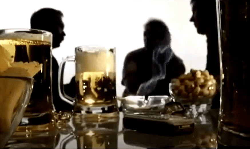 Alkoholverbrauch an enger männlecher Firma